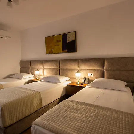 Fantasy Ξενοδοχείο 4*