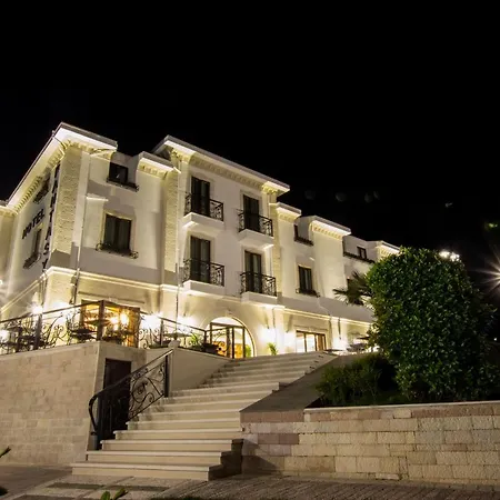 Fantasy Ξενοδοχείο 4*